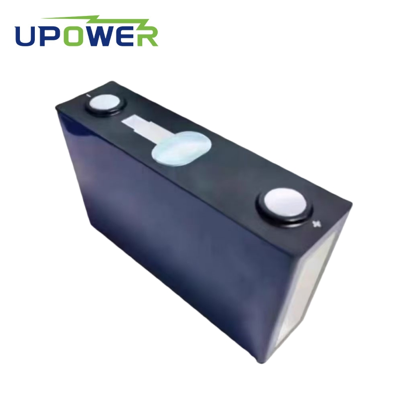 Baterías del sistema UPS Uli 3.2V 130ah LiFePO4 Celda prismática recargable para almacenamiento de energía solar banco de energía portátil