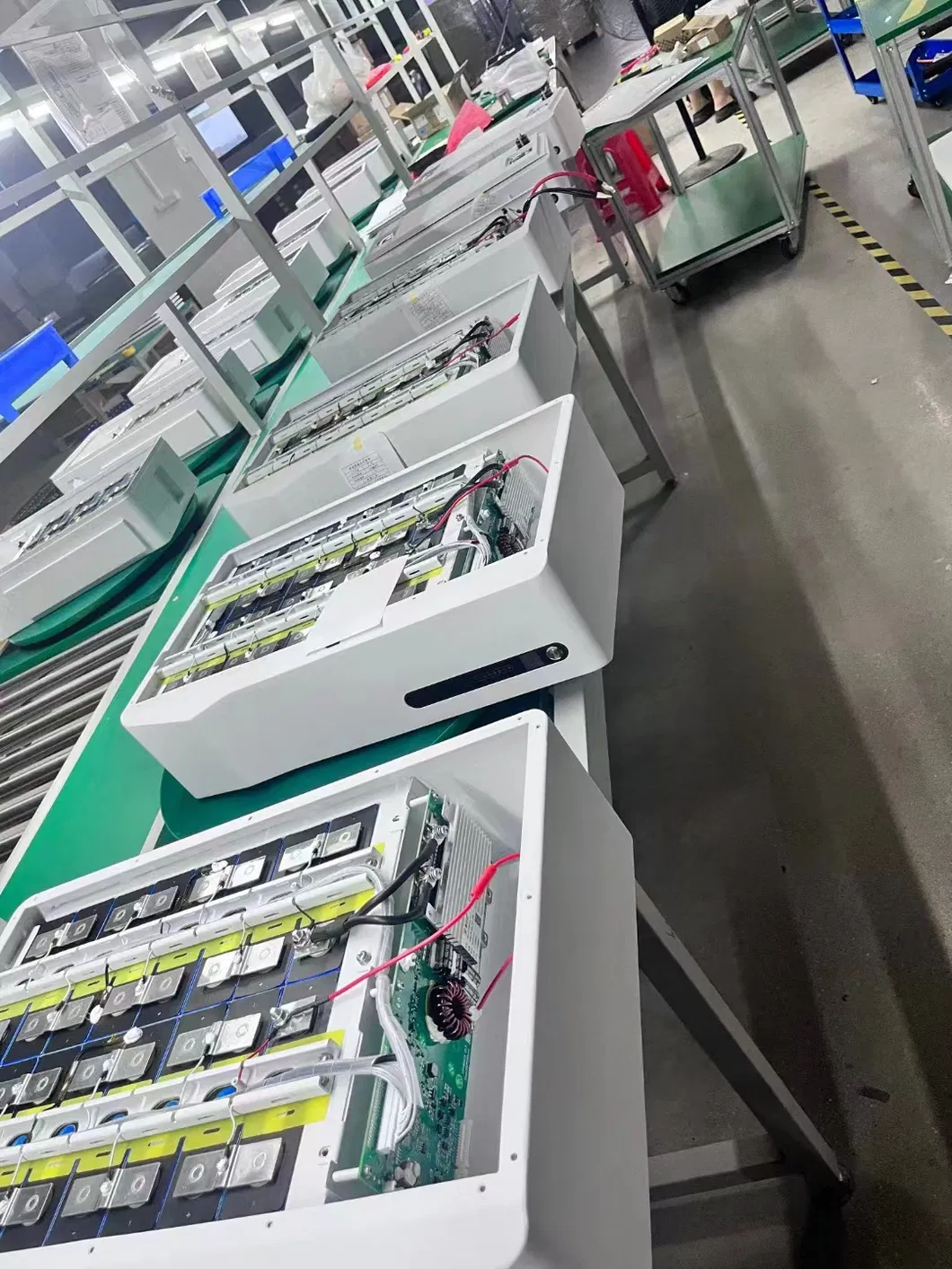 Línea de ensamblaje automatizada de baterías de litio