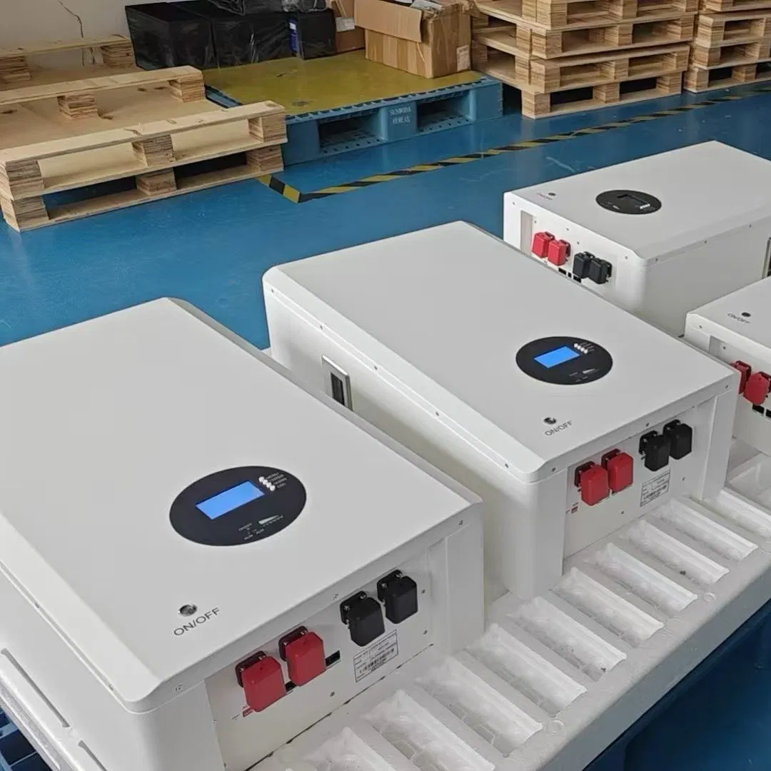 Batería de litio montada en la pared todo en uno 51.2V 5kwh para almacenamiento de energía solar en el hogar