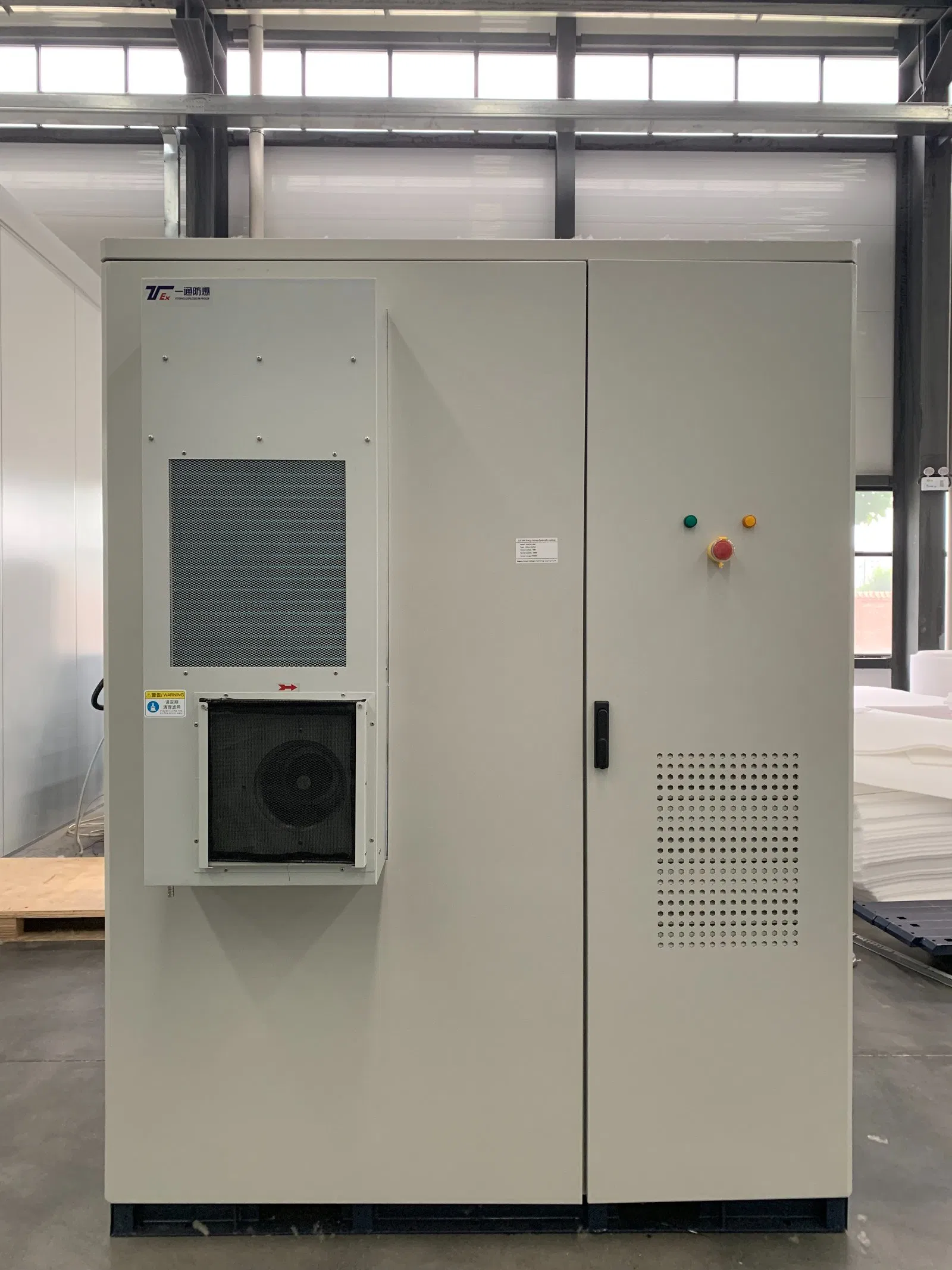 Eficiente 215kwh almacenamiento de batería solar para uso comercial