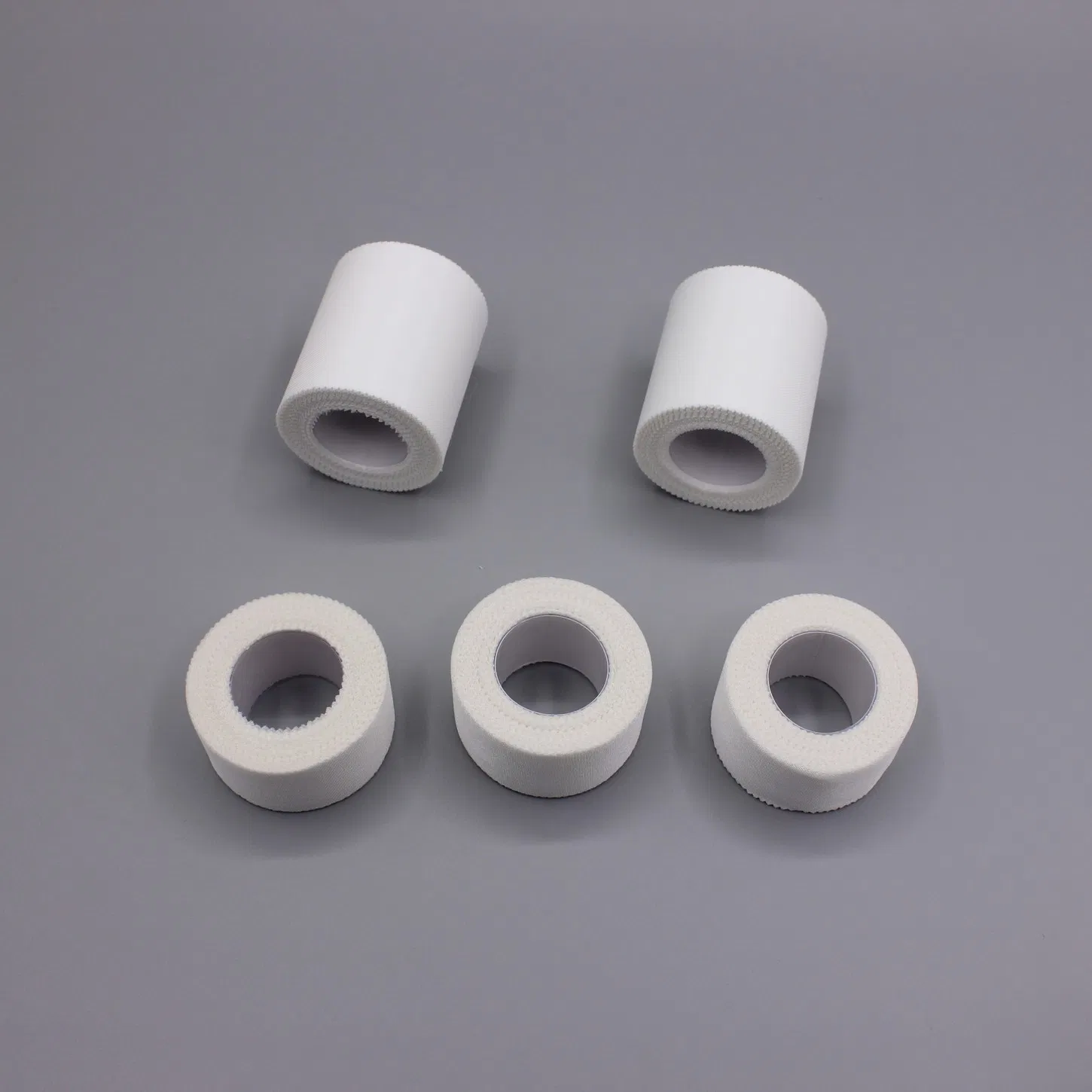 Medical Breathable White/Skin Color Easy Tear Adhesive Hypoallergenic Surgical Silk Tape Roll for Injection Fixation