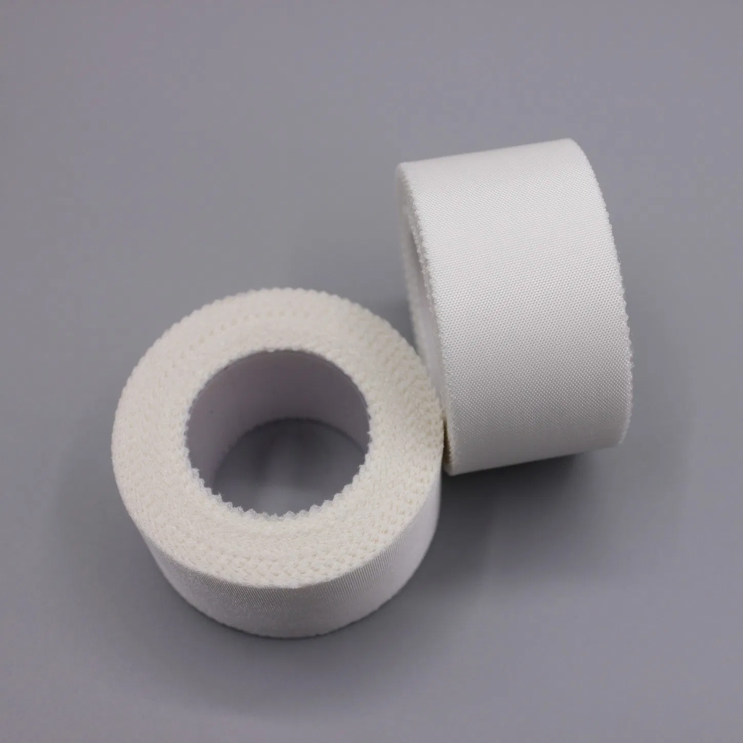 Medical Breathable White/Skin Color Easy Tear Adhesive Hypoallergenic Surgical Silk Tape Roll for Injection Fixation