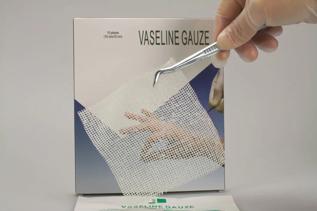 Paraffin Gauze Detail