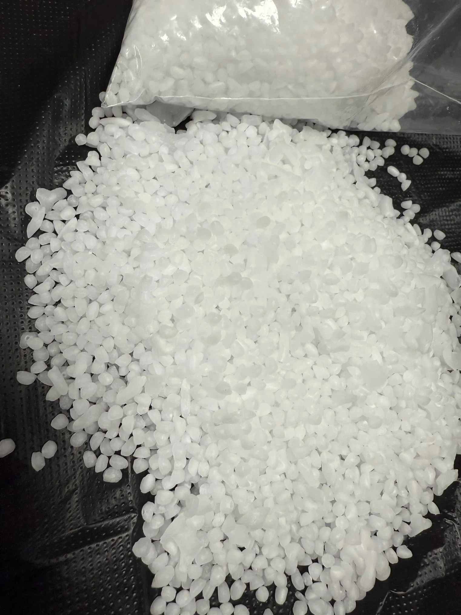 Bulk Price Cosmetic Grade Cetearyl Alcohol Cetyl Stearyl Alcohol C16-18 China