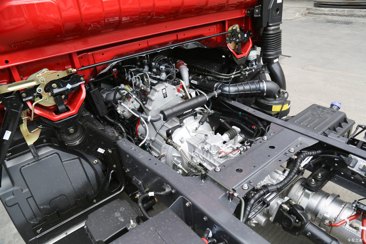 Efficient Cargo Solutions with Reliable Aumark Urban Trucks Available