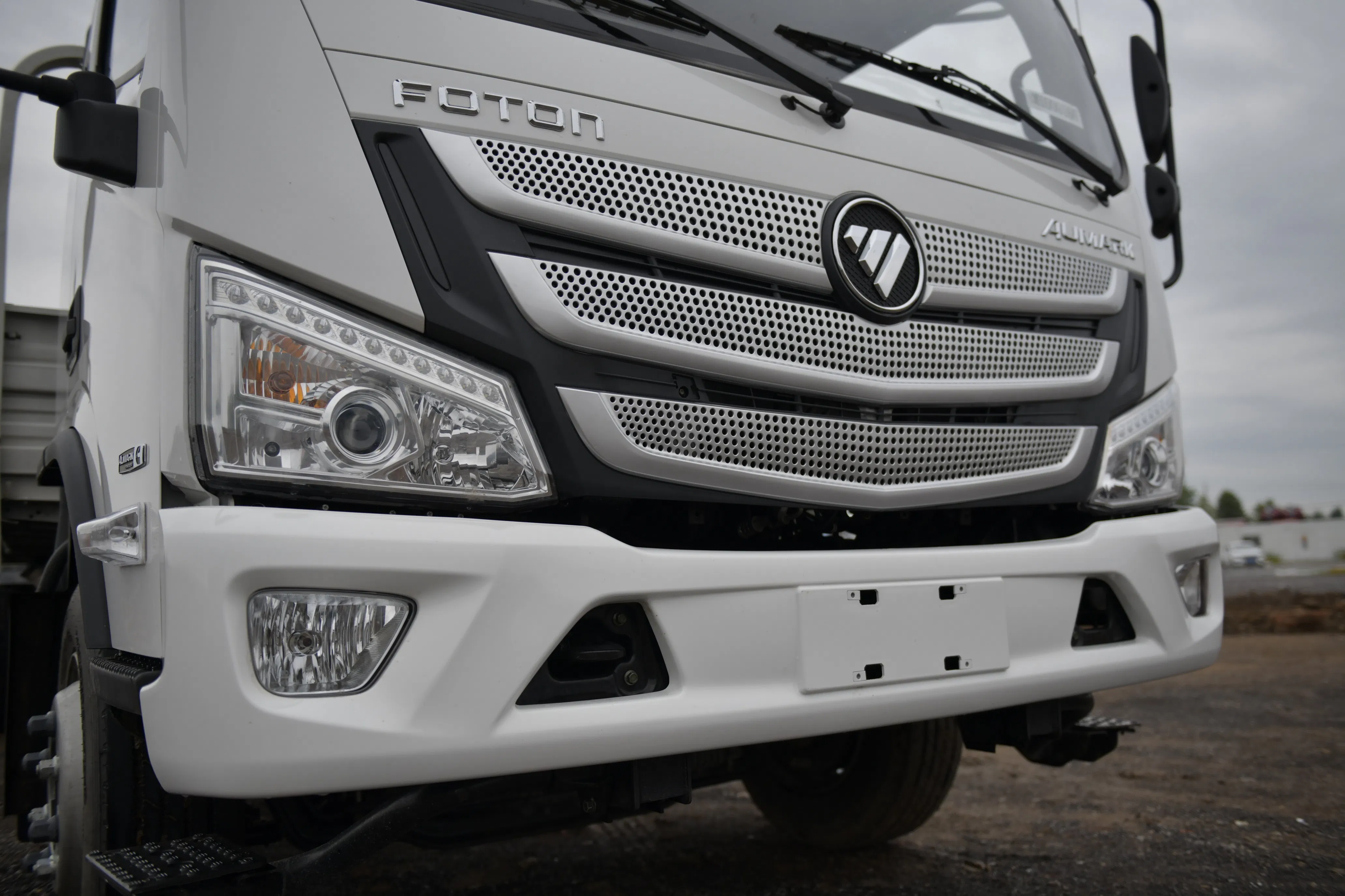 Efficient Cargo Solutions with Aumark S1 Flatbed for Flexibility