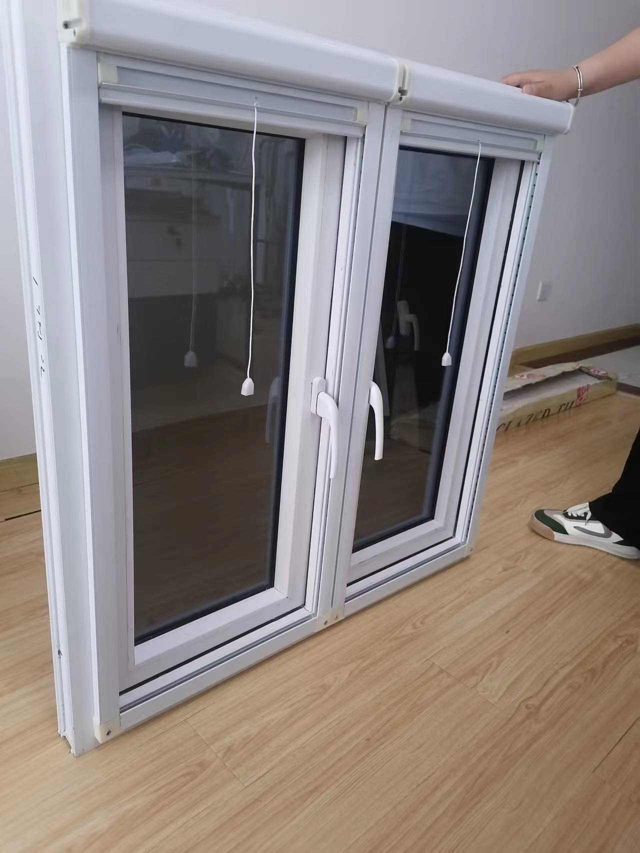 French Style UPVC Windows Laminated Glass PVC Casement Windows with Retractable Screen