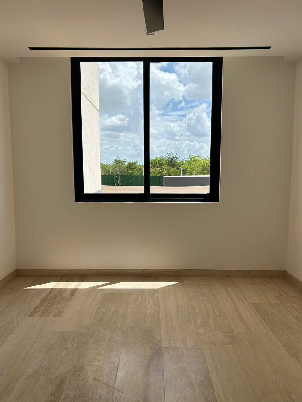 Contemporary Horizontal Aluminum Alloy PVC Rolling Tempered Glass Window Multi-Chamber Superior Thermal Insulation Noise