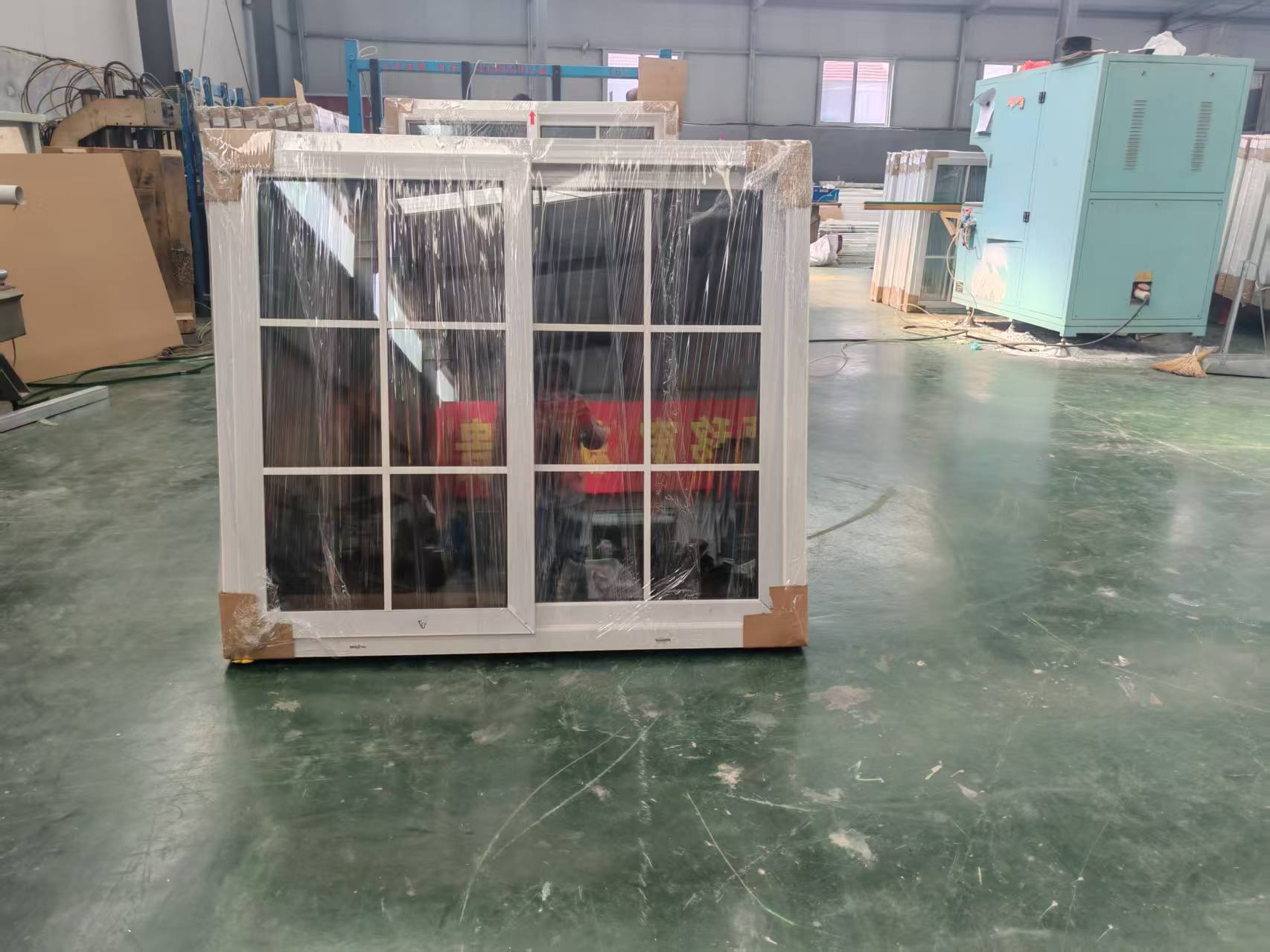 Cheap Price Modern Style PVC UPVC Frame Safety Tempered Tinted Glass Sliding Windows with Grille Design and Mosquito Net
