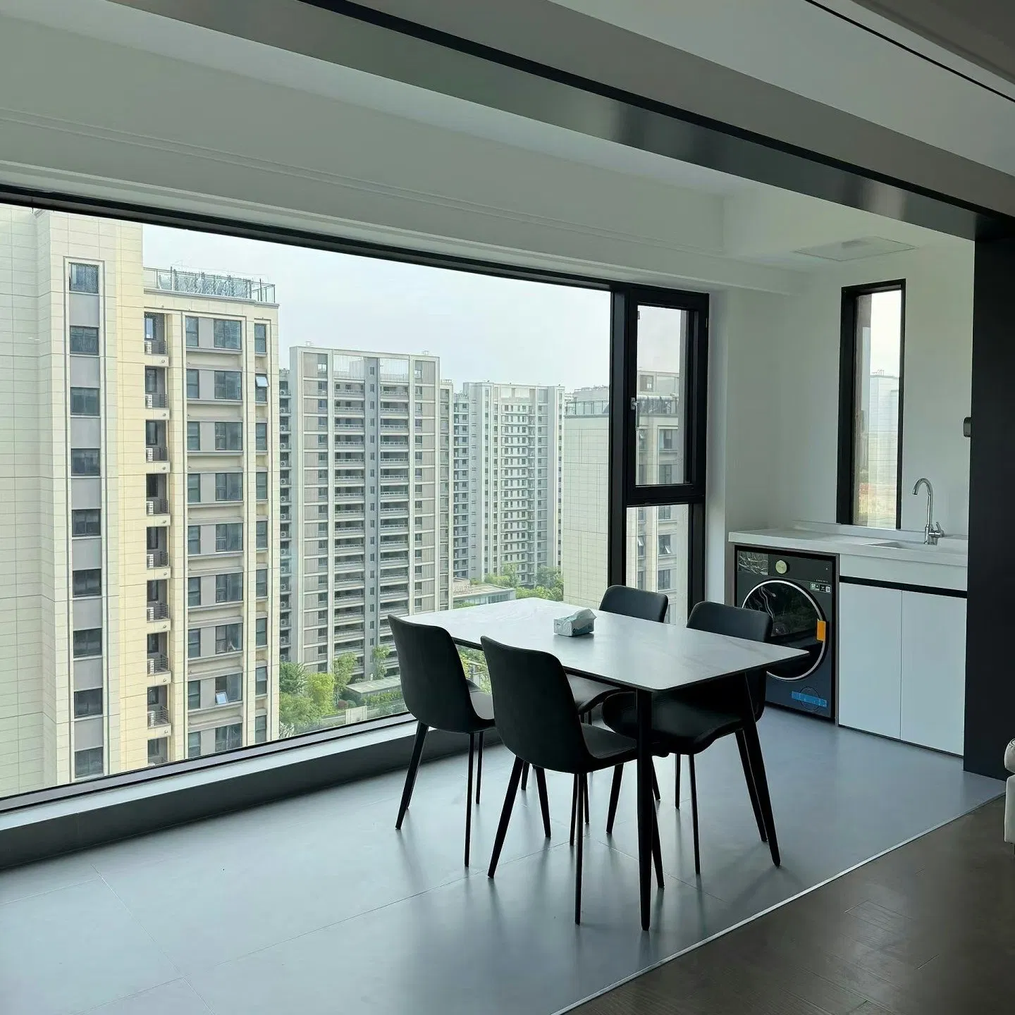 High Quality Customized American Vinyl Glass Pane Single/Double Hung UPVC Frame Sash Windows with Screen