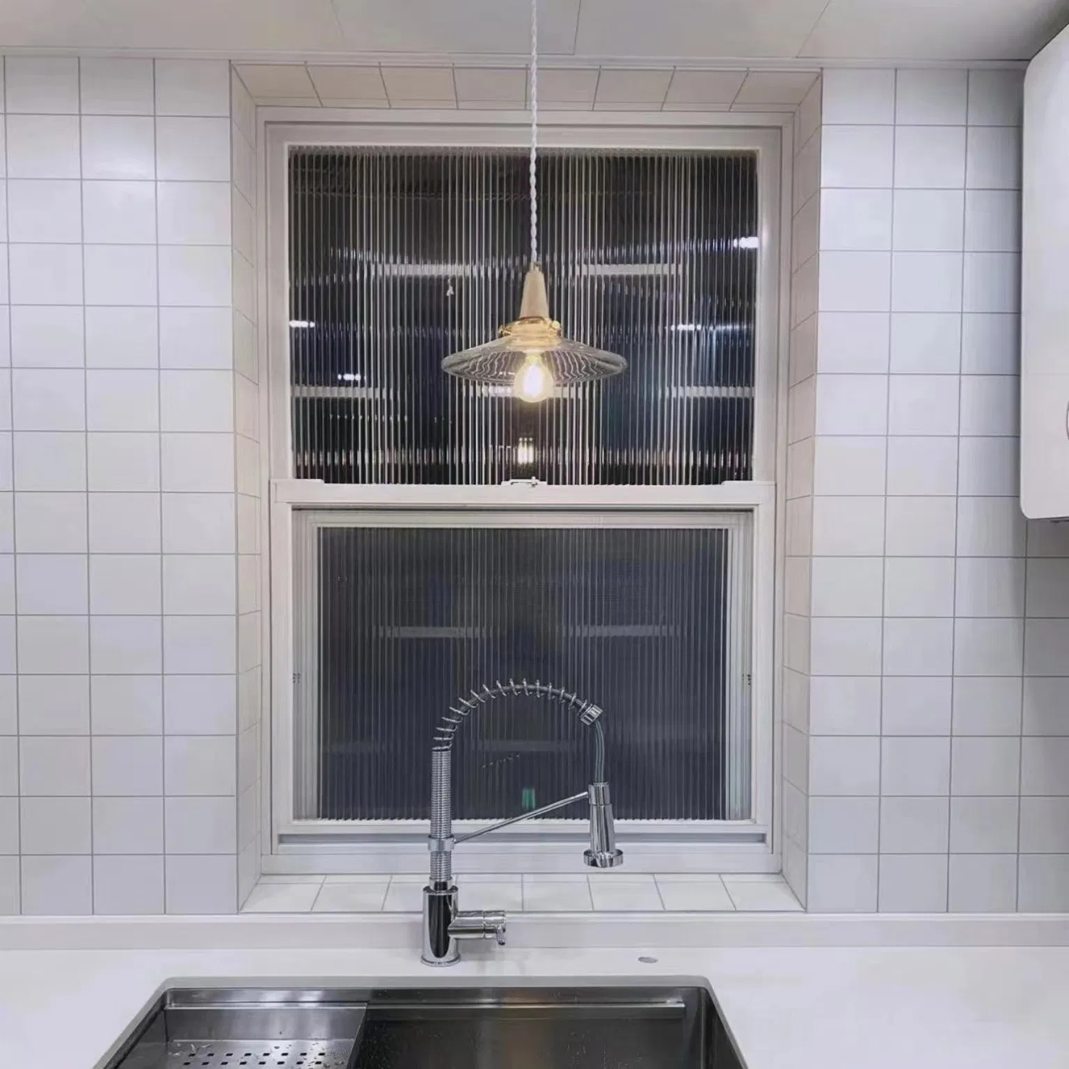 Stylish PVC/UPVC Single Hung Window: Budget-Friendly, Long-Lasting &amp; Easy to Maintain