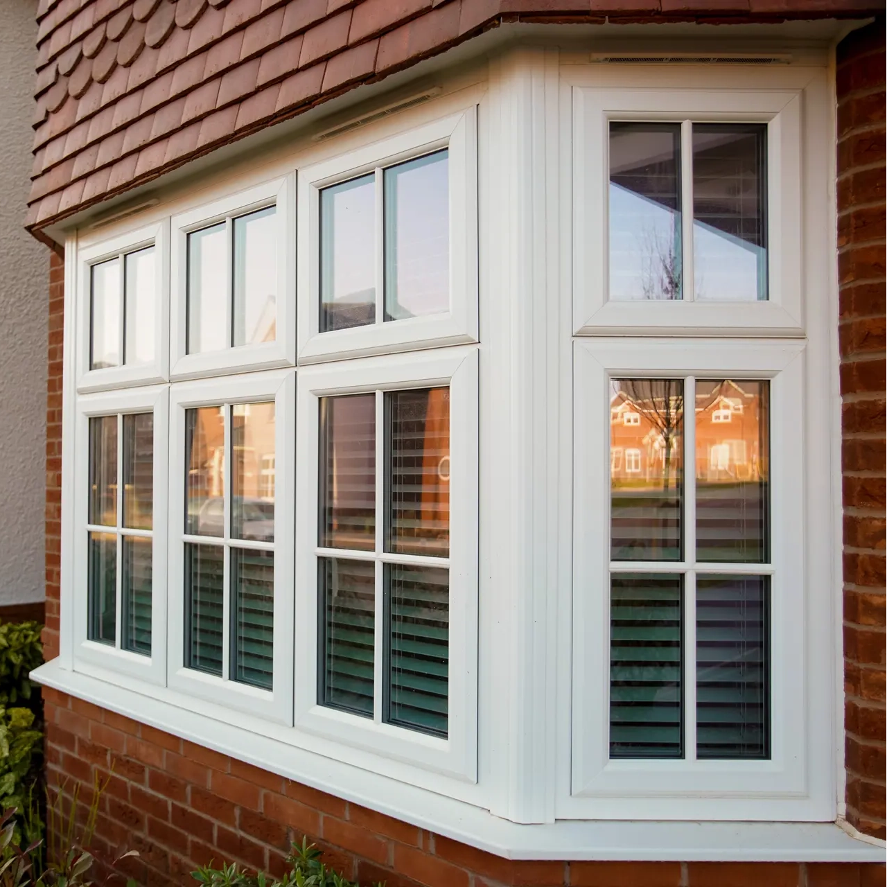 UPVC type large bay window factory pvc windows design and doors frame