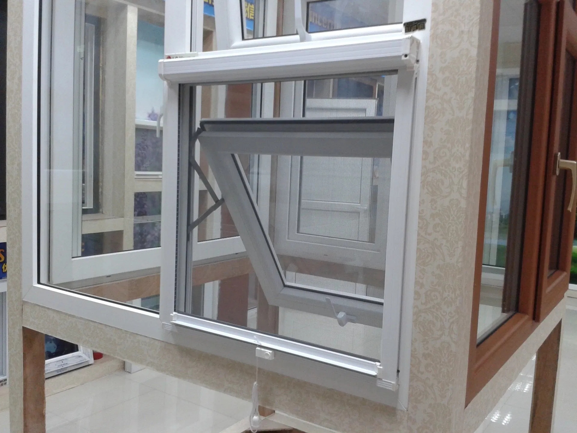 Single Hung Tempered Glass UPVC Sliding Window with Awnings