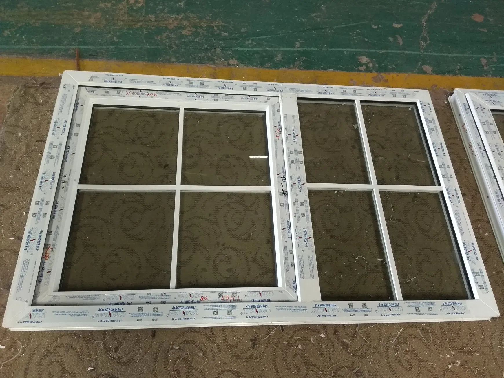 Single Hung Tempered Glass UPVC Sliding Window with Awnings