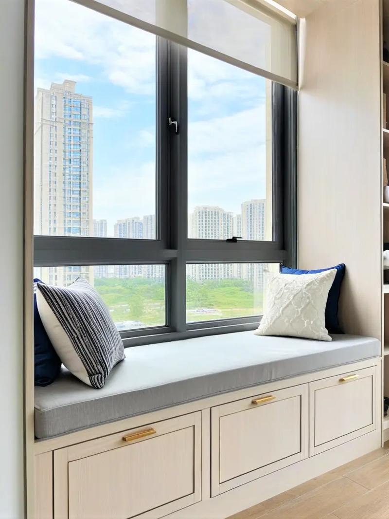 UPVC Fixed Horizontal Bay Window with Magnetic Screen and Soundproof Tropical Design 3-Year Warranty for Living Room