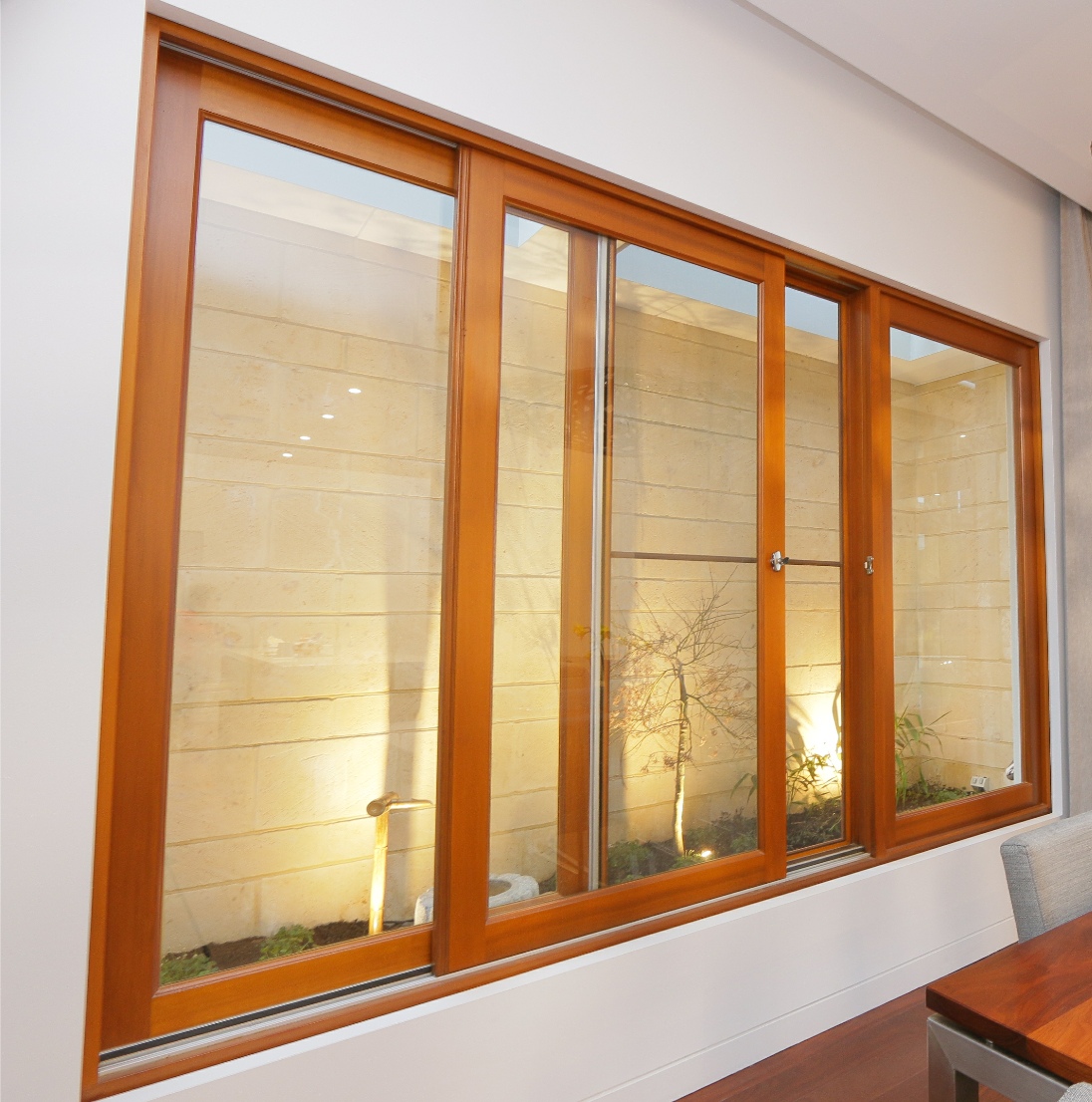 New Arrivals White Frame UPVC Tempered Glass Sliding Window Double Glass 10 Foot Bay Window for Living Room