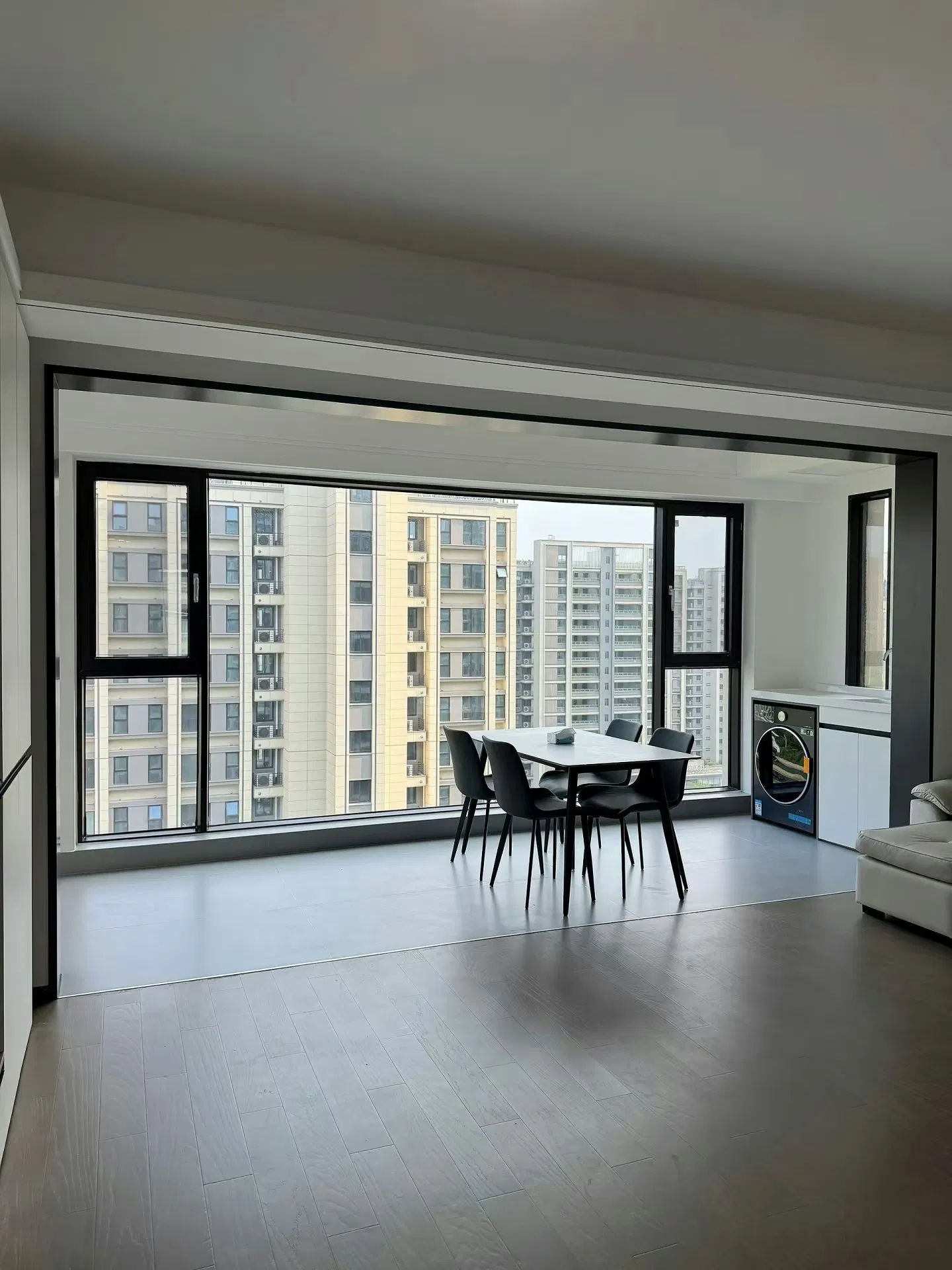High Quality Customized American Vinyl Glass Pane Single/Double Hung UPVC Frame Sash Windows with Screen