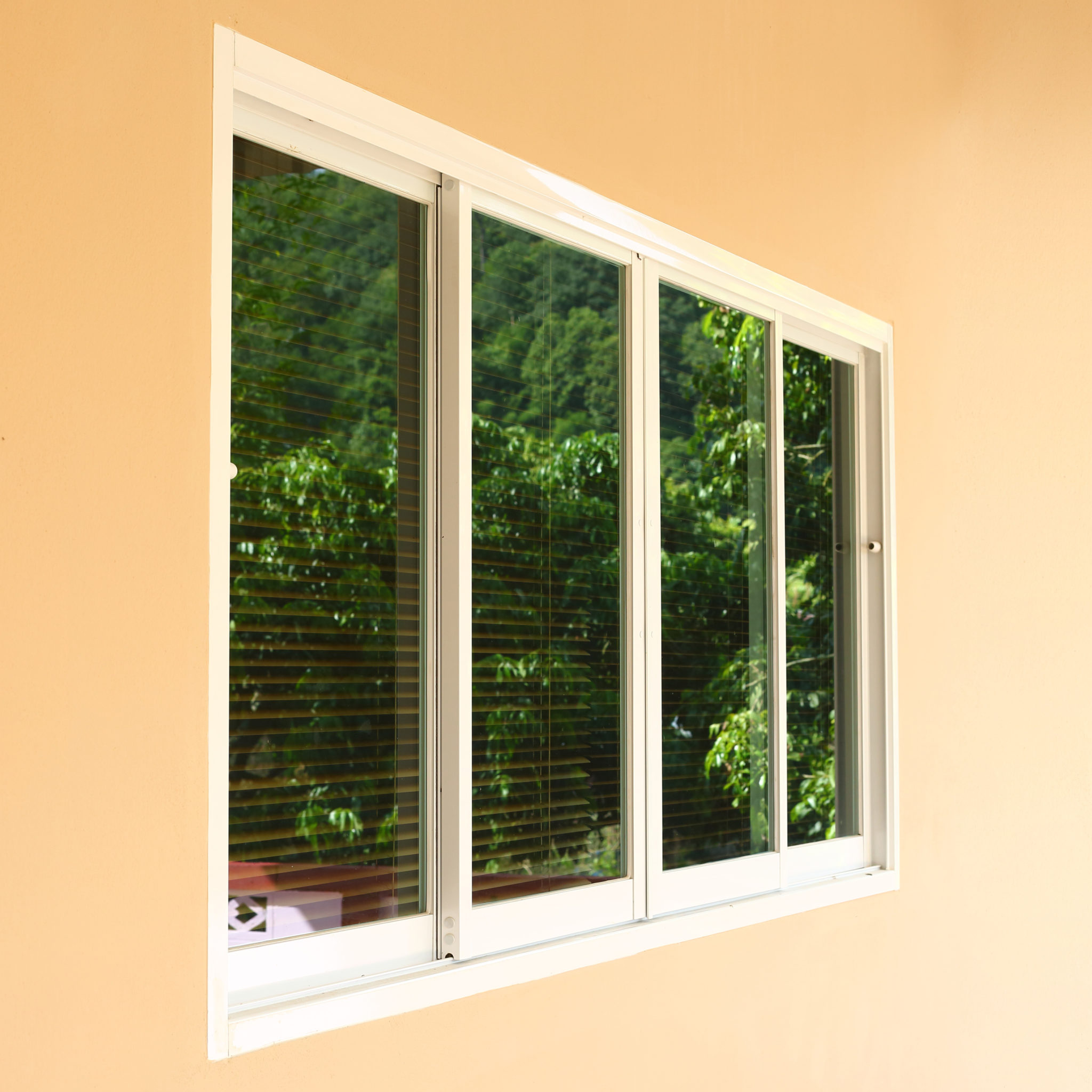 New Arrivals White Frame UPVC Tempered Glass Sliding Window Double Glass 10 Foot Bay Window for Living Room