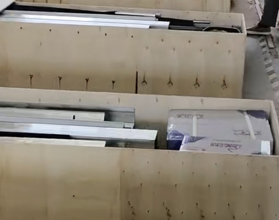 Secured iron steel pallet transit