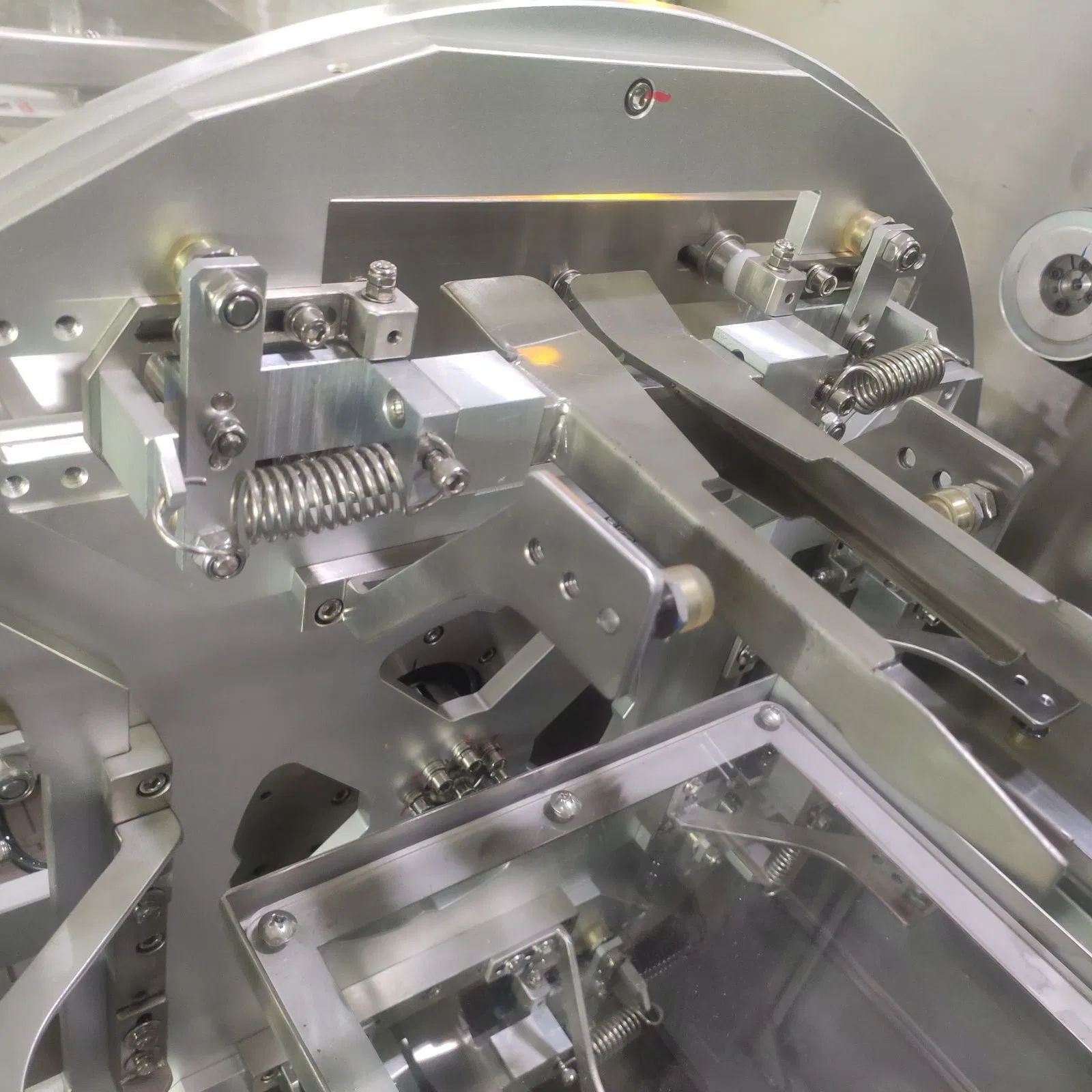 Máquina Automática de Embalagem Horizontal para Soluções de Embalagem Versáteis