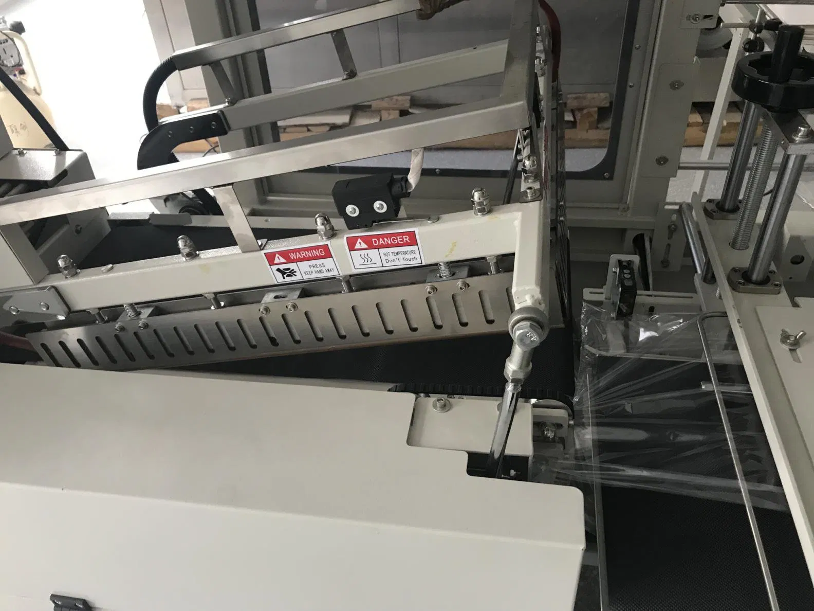 Máquina de Embalagem Térmica Encolhível Automática Totalmente POF PE Filme Encolhível Embaladora Máquina de Embalagem Térmica