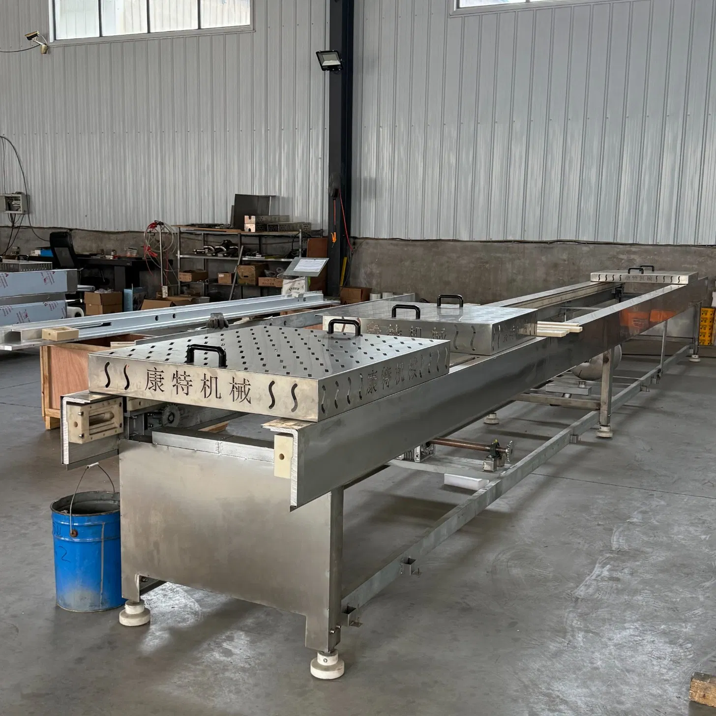 Máquina de Embalagem a Vácuo para Salmão com Filme Termoformável Flexível Automático