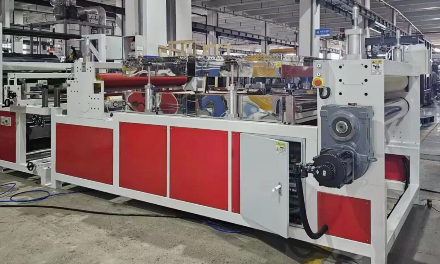 Linha de Extrusão de Folhas Automática para Embalagem de Alimentos Alta Produção 450kg/H Eficiente em Energia