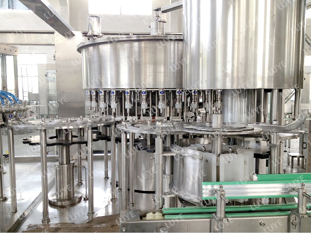 Luye 3 em 1 Linha de Produção Automática de Garrafas PET para Bebidas Máquinas de Lavagem, Enchimento e Tampagem de Água Mineral e Água Pura Máquina de Enchimento e Selagem