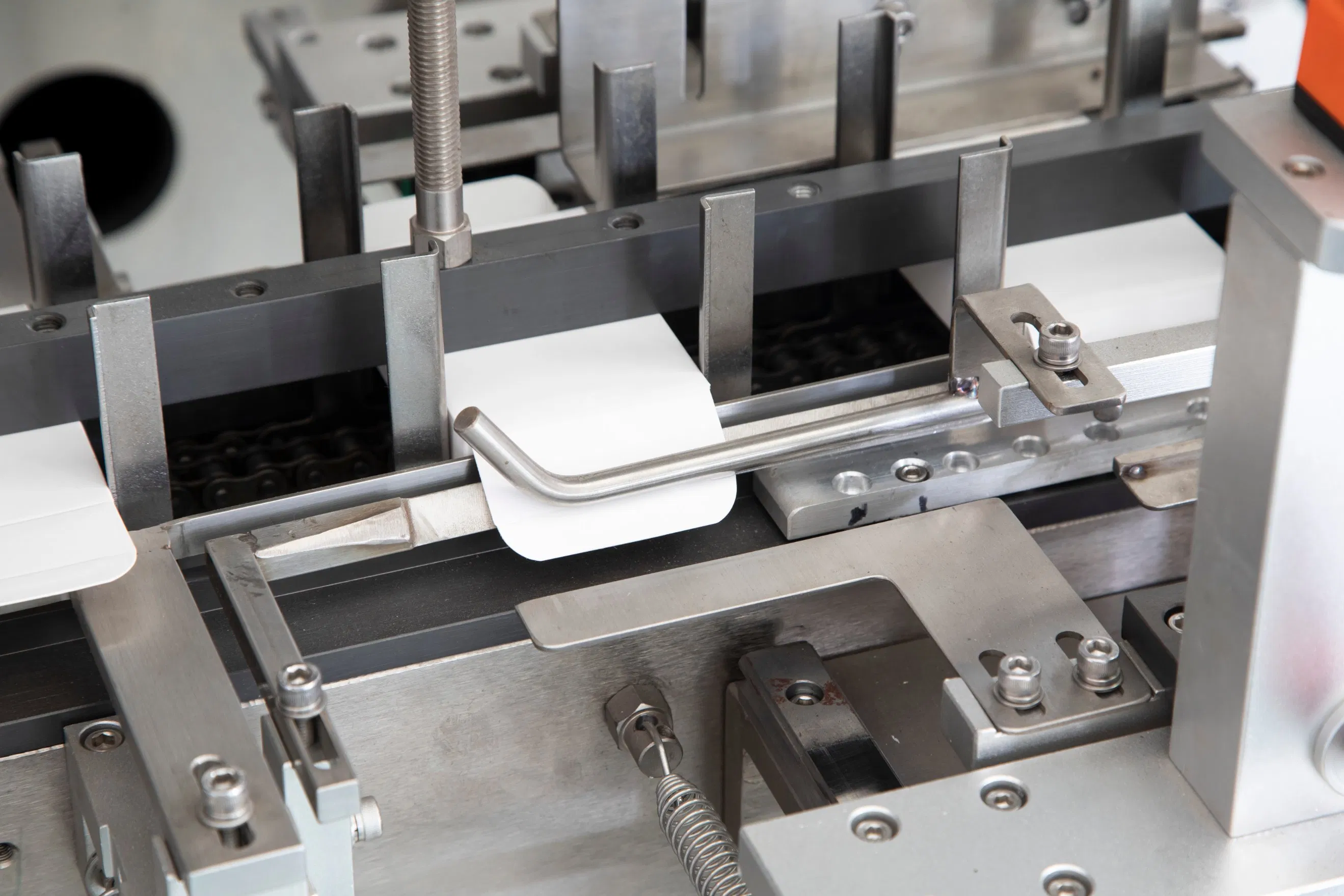 Máquina de embalagem de caixas cartonadas automática horizontal multifuncional de fechamento e selagem