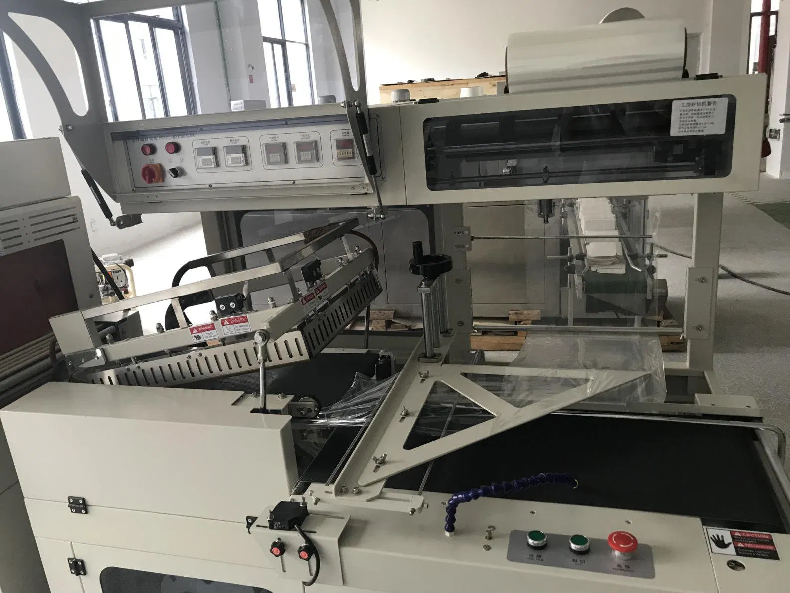 Máquina de Embalagem Térmica Encolhível Automática Totalmente POF PE Filme Encolhível Embaladora Máquina de Embalagem Térmica