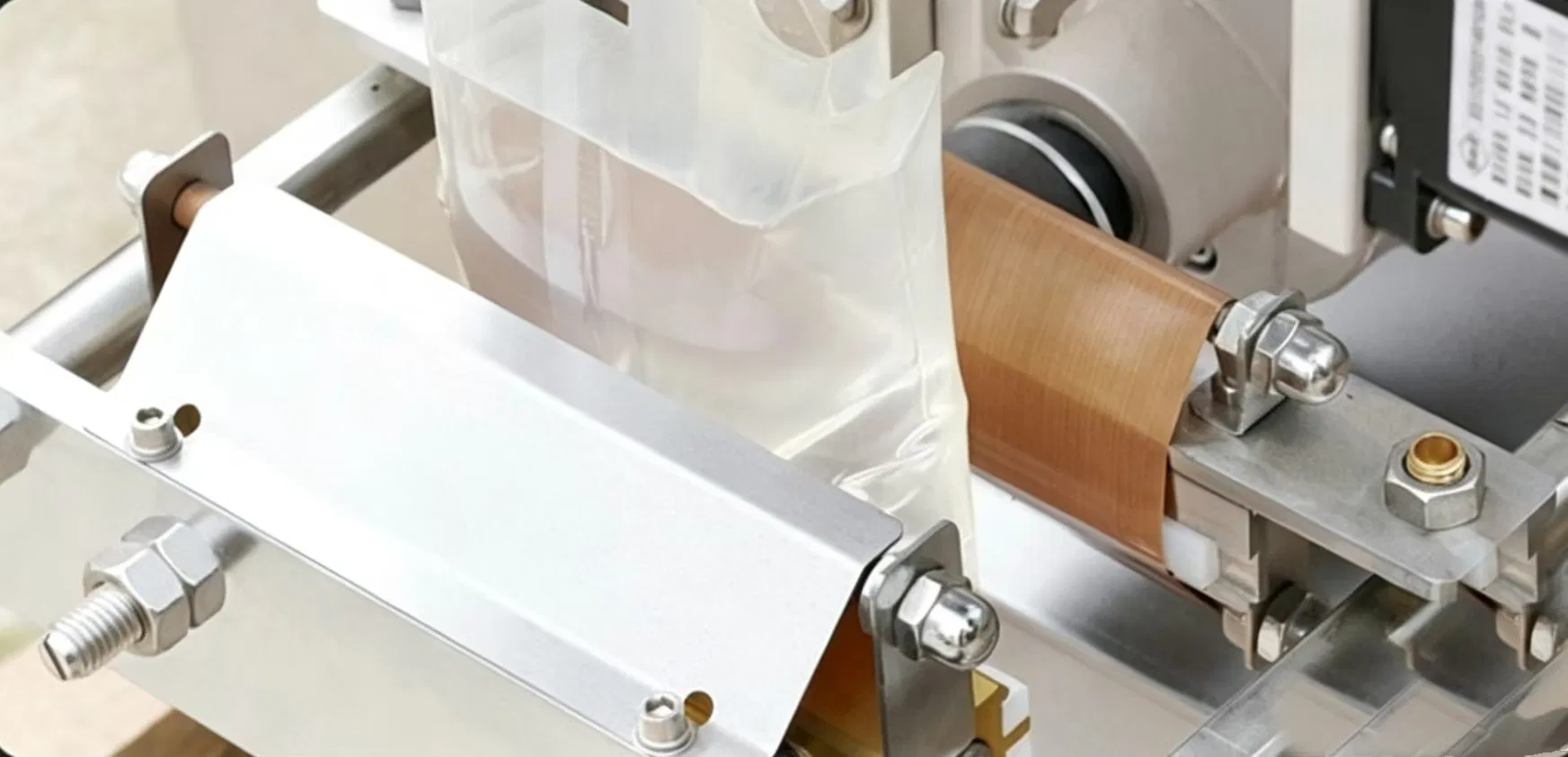 Máquina de Embalagem Vertical Automática de Saco para Enchimento de Líquidos com Bomba de Sucção de Alta Qualidade para Embalagem de Água e Suco em Sachês