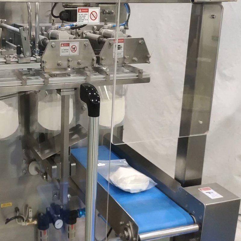 Máquina de Embalagem Automática Versátil para Selagem e Preenchimento de Bolsas Planas Horizontais para Pó, Líquido, Alimentos, Medicamentos, Cosméticos e Produtos Químicos Finos