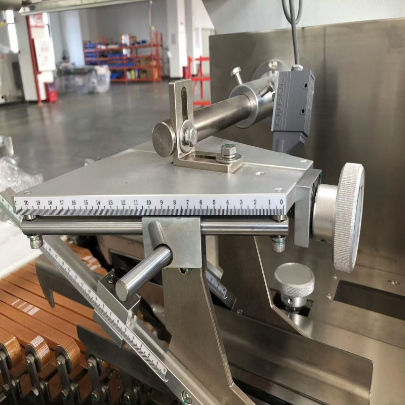 Máquina de Embalagem em Fluxo para Alimentos Congelados com Embalagem de Bandeja para Hambúrgueres, Bolinhos, Frutas e Legumes Frescos Congelados