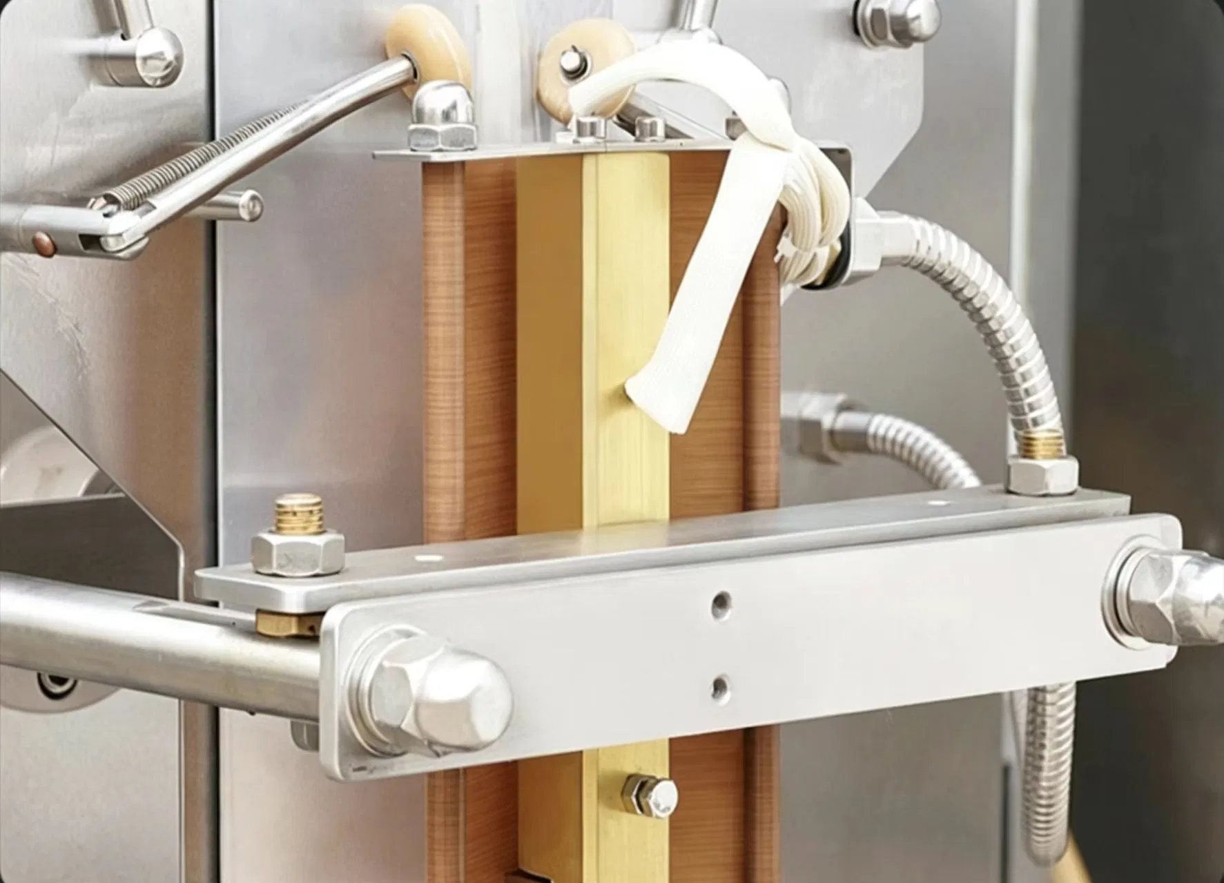 Máquina de Embalagem Vertical Automática de Saco para Enchimento de Líquidos com Bomba de Sucção de Alta Qualidade para Embalagem de Água e Suco em Sachês
