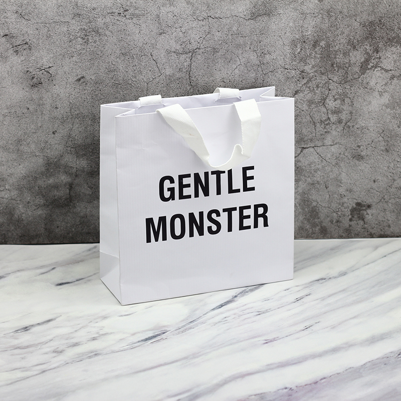 High-Quality White 4C Printed Customized Size Coated Paper Shopping Bag With Nylon Handle Pricelist, Product