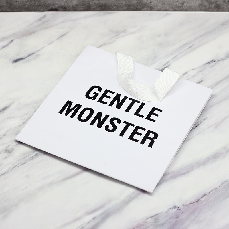 High-Quality White 4C Printed Customized Size Coated Paper Shopping Bag With Nylon Handle Pricelist, Product