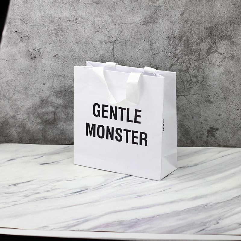 High-Quality White 4C Printed Customized Size Coated Paper Shopping Bag With Nylon Handle Pricelist, Product