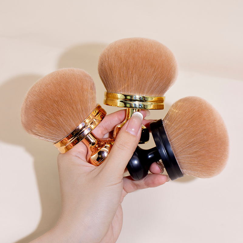 Customized Logo Soft Hair Makeup Tools New Style Large Powder Blusher Brush Mushroom Head Wood Super Soft Makeup Blending Brush