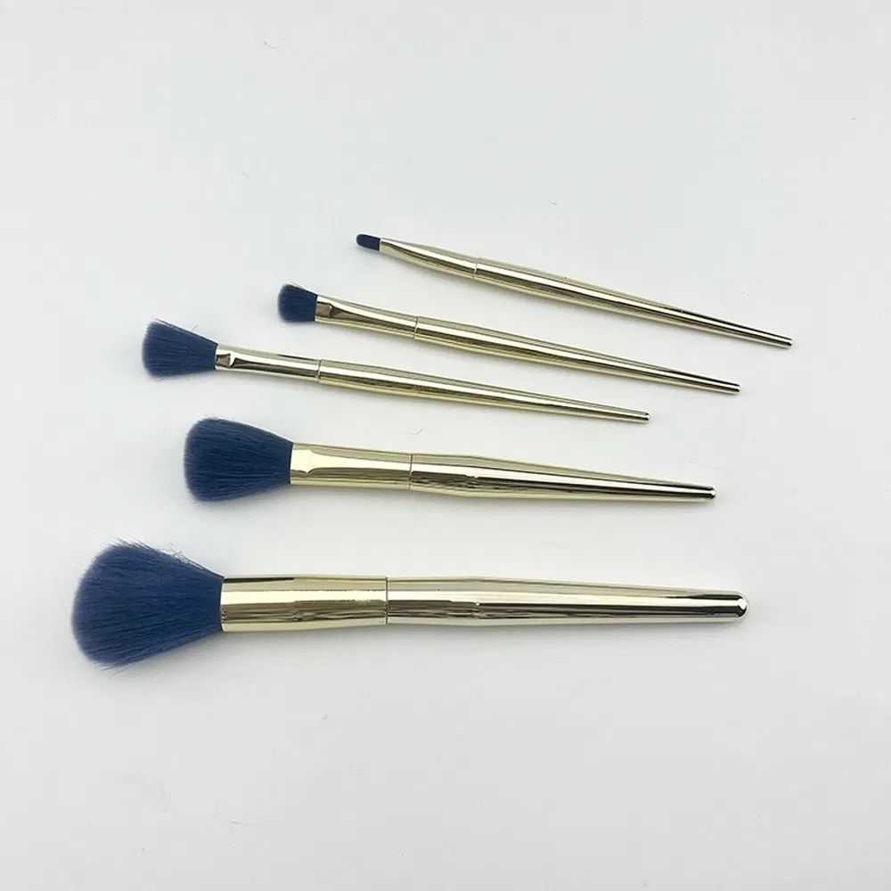 Synthetic Cosmetic Brush Wholesaler Durable Bristles Highlighter Makeup Brush for Targeted Glow