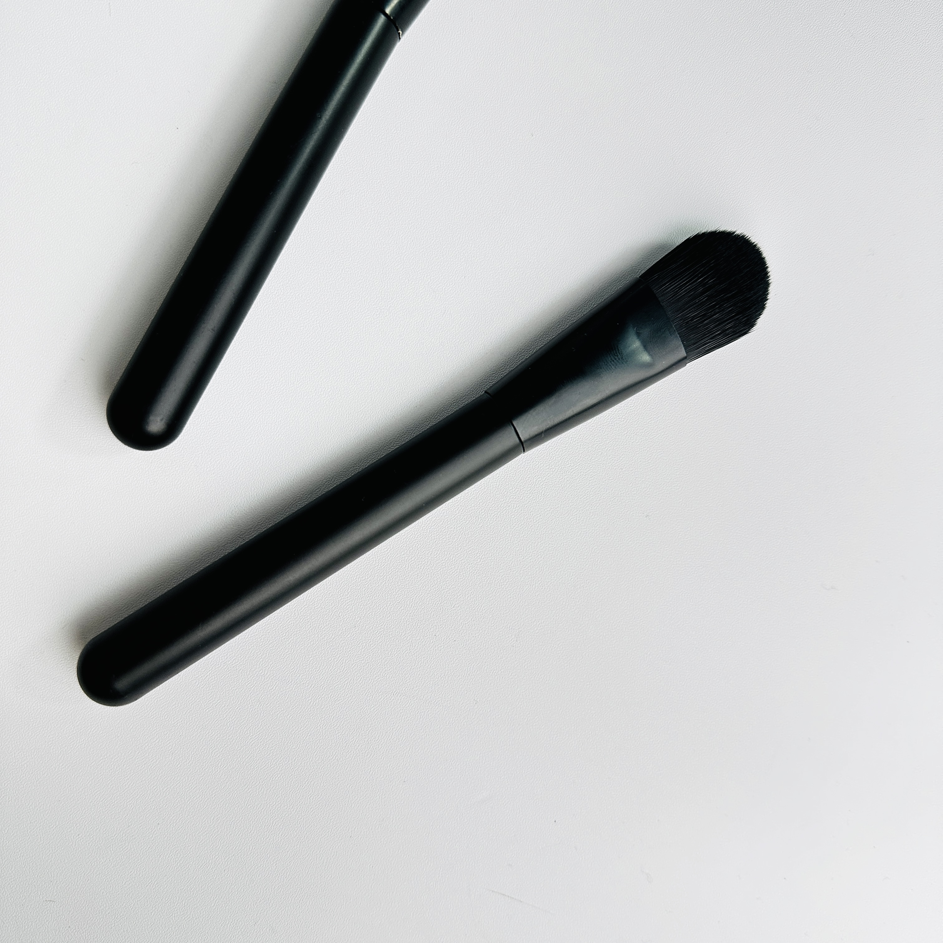 New Product Black Kabuki Vegan Foundation Brush Acrylonitrile Butadiene Styrene Custom Logo Face Masking Brush