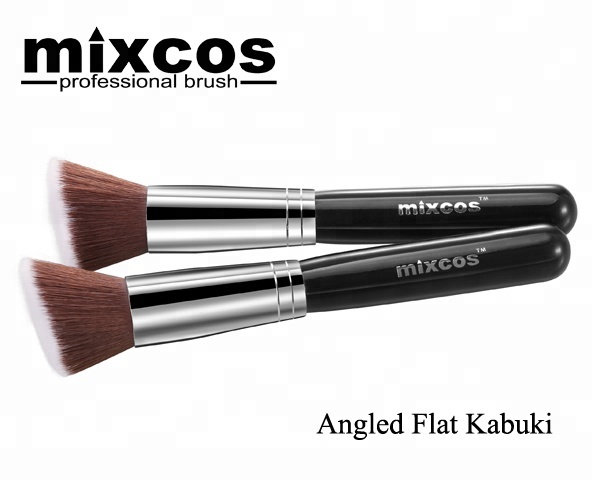 Angled Flat Style Kabuki Brush Detail 4