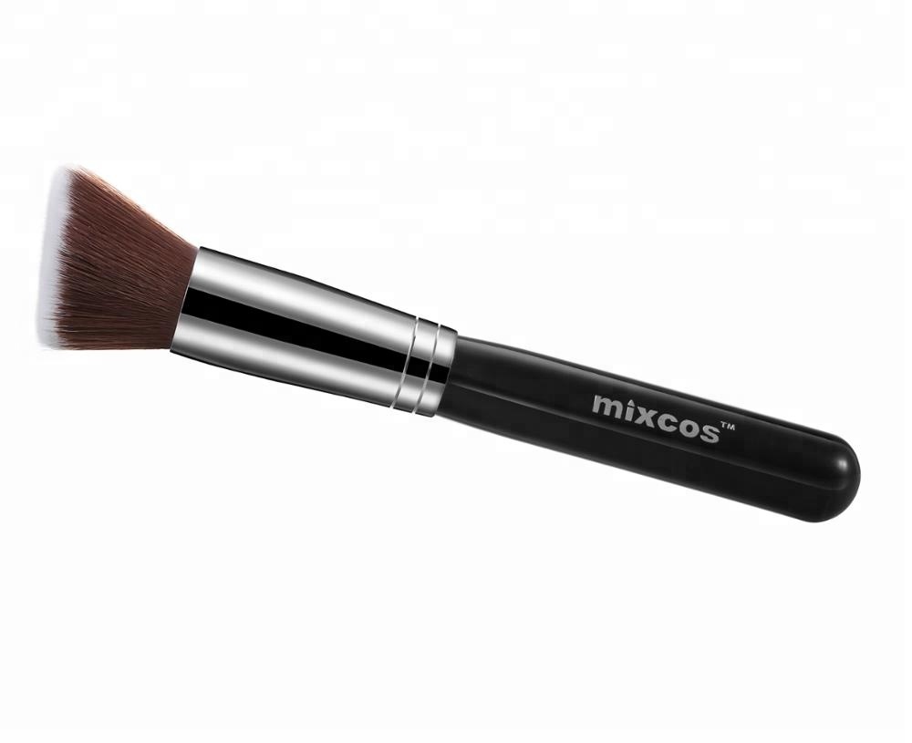 Angled Flat Style Kabuki Brush Detail 2