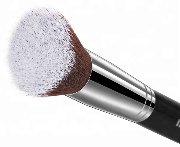 Angled Flat Style Kabuki Brush Detail 3
