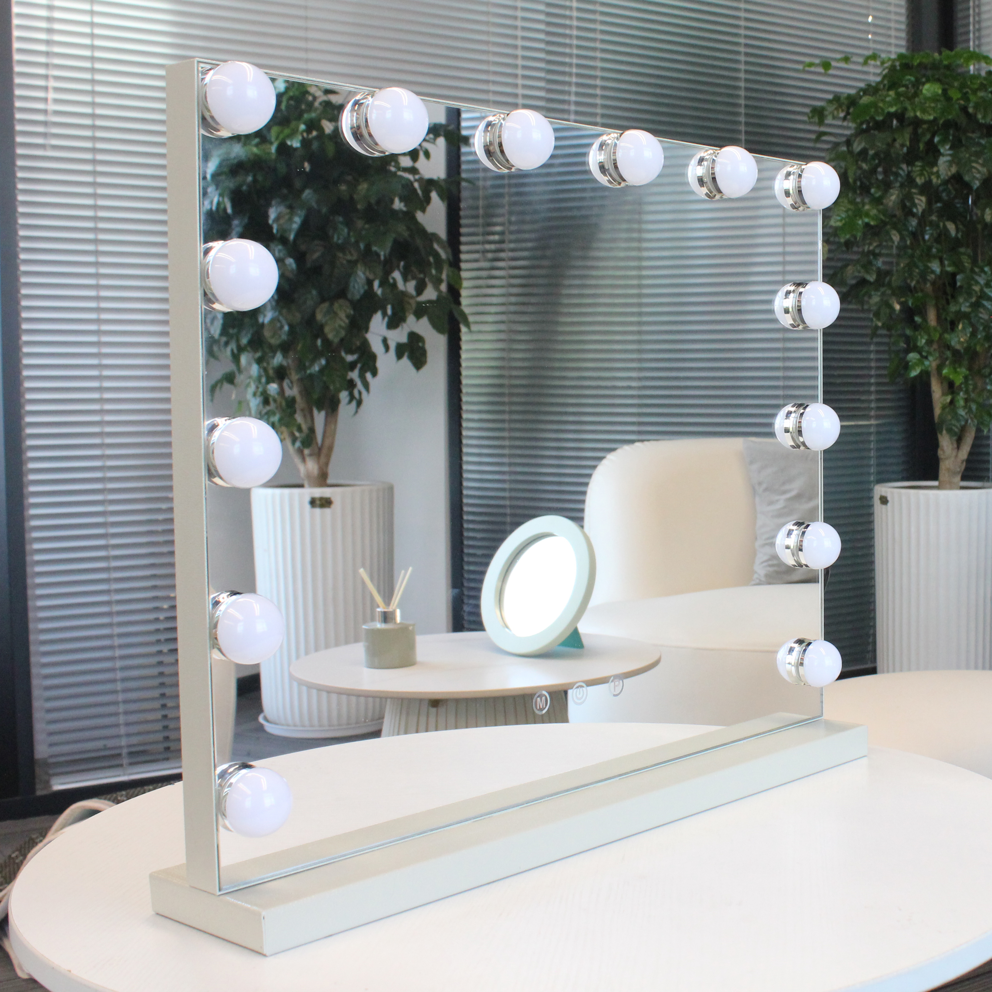 20''x17'' Hollywood Lighted Makeup Mirror with 14 Dimmable LED Bulbs for Dressing Room Bedroom