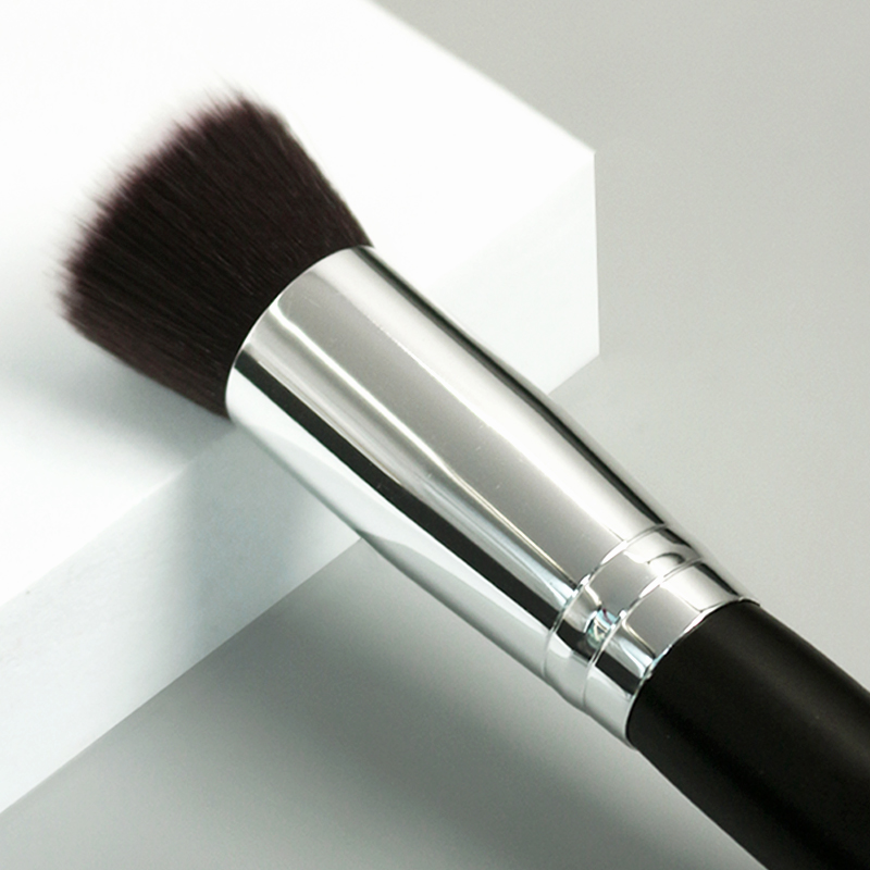 Wholesale High Quality Makeup Tools Professional Foundation Makeup Brush Wooden Liquid Dense Flat Top Kabuki Foundation Brush