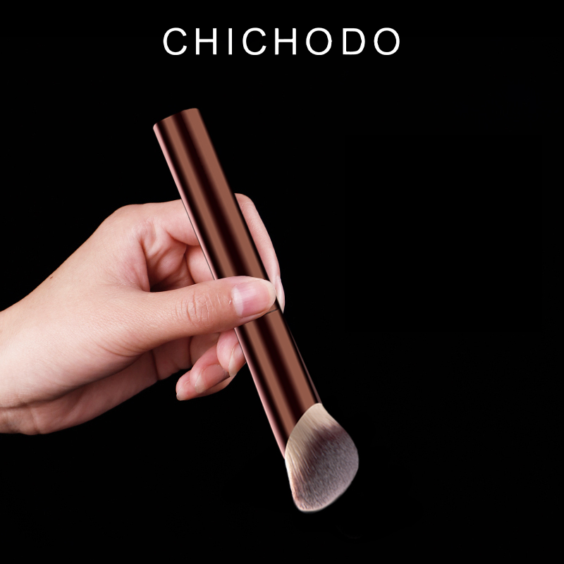 HG Long Handle Makeup Brush For Foundation High Density Synthetic Bristles Easy To Clean