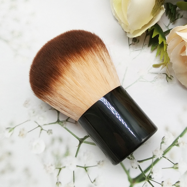 Hot Sale Customized Tanning Makeup Kabuki Brush with Private Label