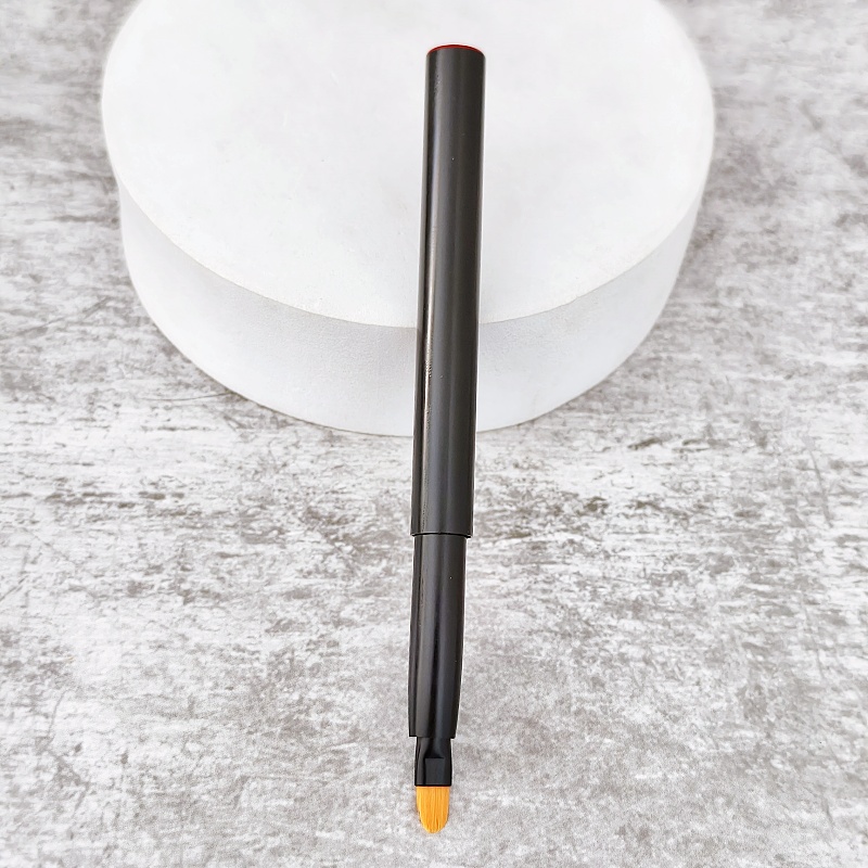 Portable Mini Lip Brush Special Retractable Outline Makeup Brush with Lid for Face Lipstick Smudge Application