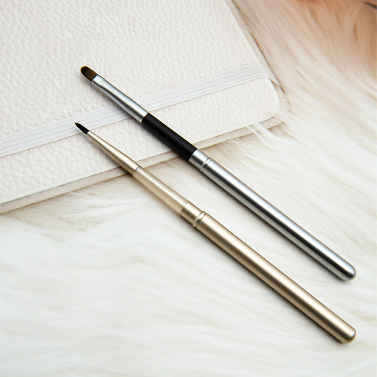 Private Label Portable Lip Brush with Aluminum Handle Customizable Professional Makeup Cosmetic Tool for Travel Used Lipstick