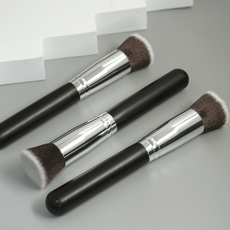 Wholesale High Quality Makeup Tools Professional Foundation Makeup Brush Wooden Liquid Dense Flat Top Kabuki Foundation Brush